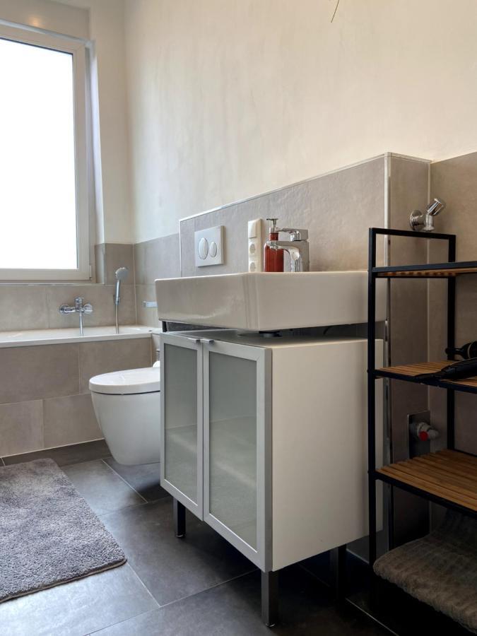 Wunderschoene Sanierte Wohnung Vor Den Toren Koelns Luaran gambar